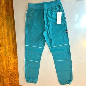 alo torrent track pants size L